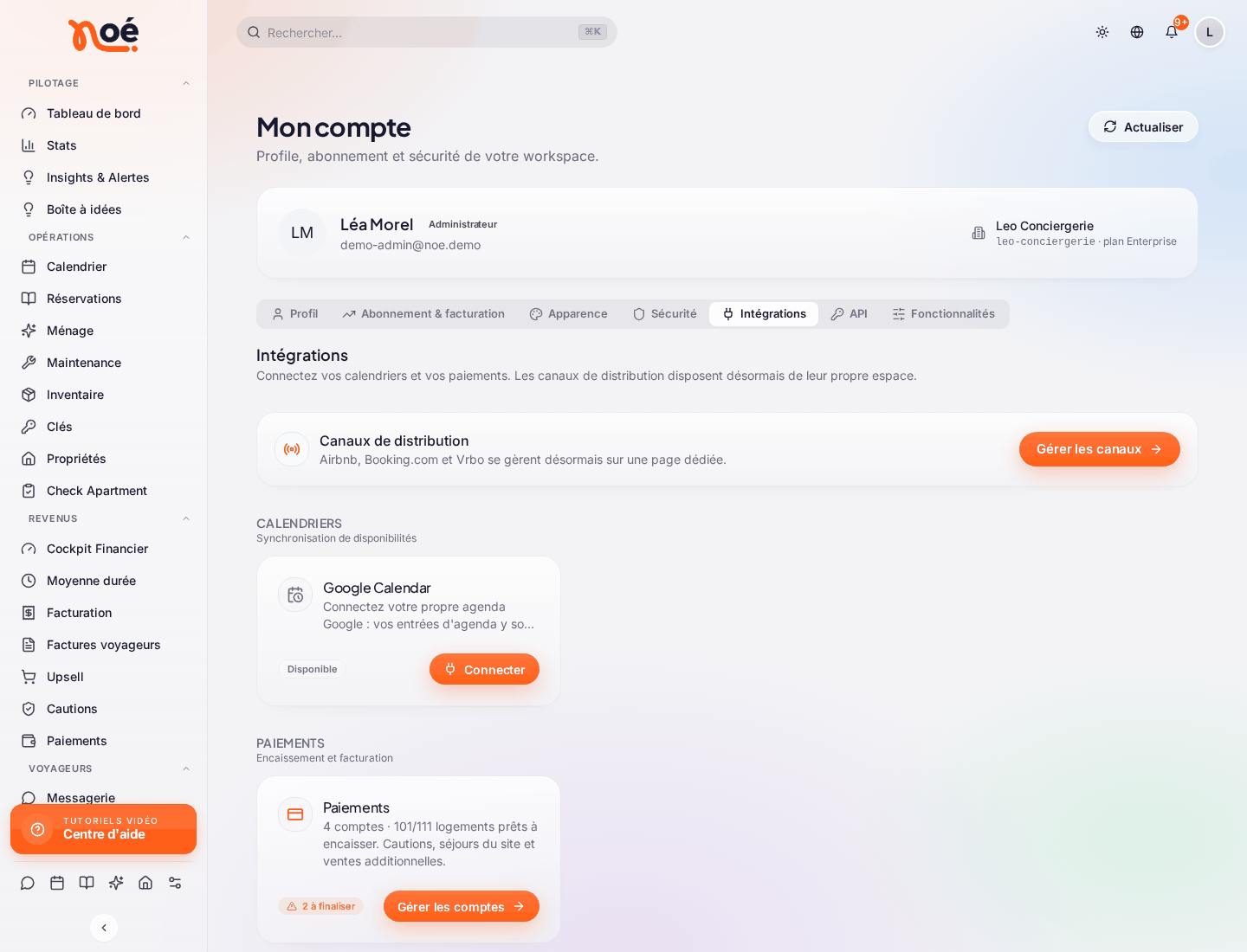 « Mon compte », onglet « Intégrations » : la carte « Canaux de distribution » (Airbnb, Booking.com et Vrbo se gèrent sur leur propre page, bouton « Gérer les canaux »), la section « Calendriers » avec « Google Calendar » et le bouton « Connecter », et la section « Paiements » avec la carte « Paiements » (4 comptes, logements prêts à encaisser) et le bouton « Gérer les comptes »