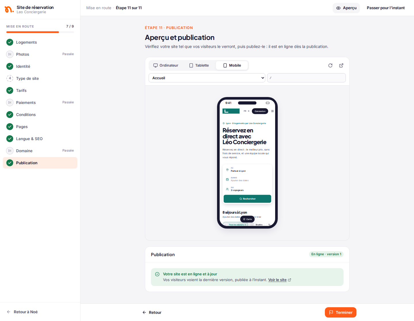 Étape 11 de l’assistant : l’aperçu du site sur mobile et le message « Votre site est en ligne et à jour »